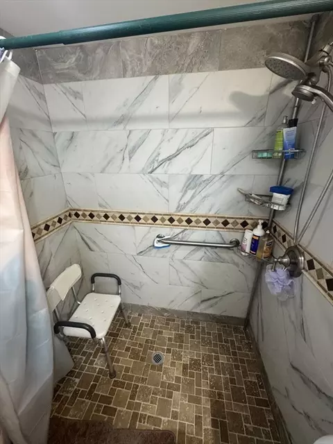 158 Bowles St, Springfield, MA 01109 photo 8