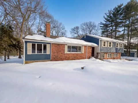 16 Crest Dr, Dover, MA 02030