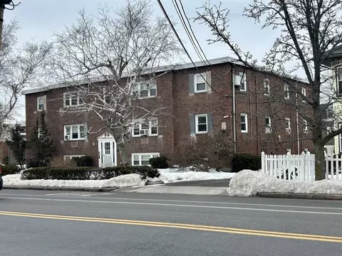 114 Willard St #4, Quincy, MA 02169