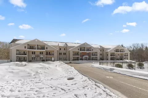 216 Reservoir St #202, Holden, MA 01520
