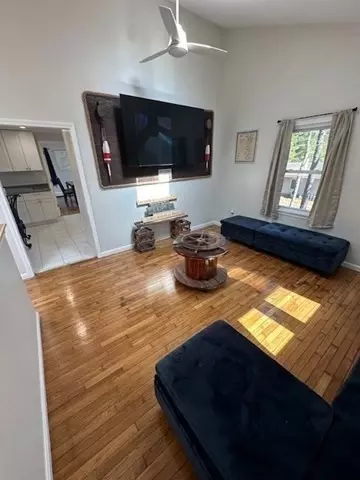67 Algonquin St, Wareham, MA 02532 photo 4