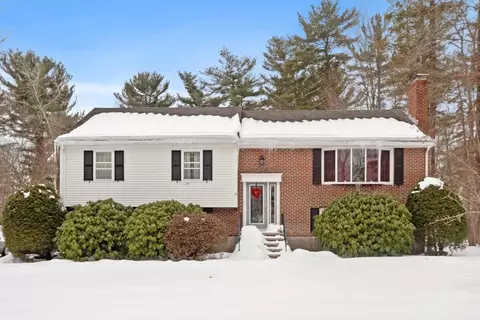 12 Heritage Ln, Lynnfield, MA 01940