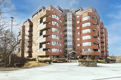 200 Burkhall St #807, Weymouth, MA 02190