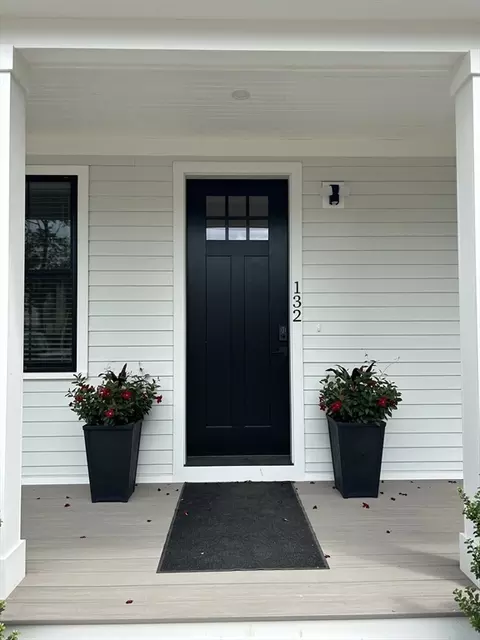Exterior - 134 Hillside Ave #134, Needham, MA 02494 photo 6 of 8