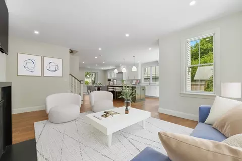 Living - 134 Hillside Ave #134, Needham, MA 02494 photo 3 of 5