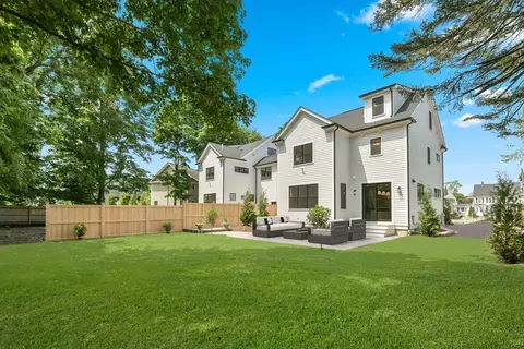Exterior - 134 Hillside Ave #134, Needham, MA 02494 photo 3 of 8