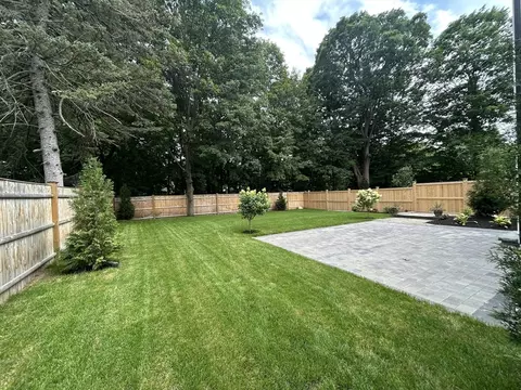 Exterior - 134 Hillside Ave #134, Needham, MA 02494 photo 7 of 8