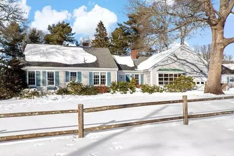 180 Pond View Dr, Centerville, MA 02632