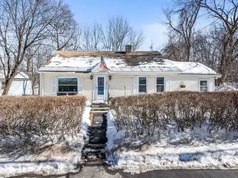 242 Pleasant St, Leominster, MA 01453