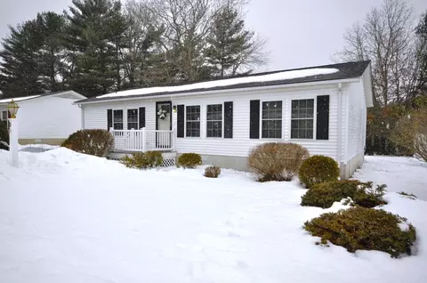 5 Country Dr, Bridgewater, MA 02324