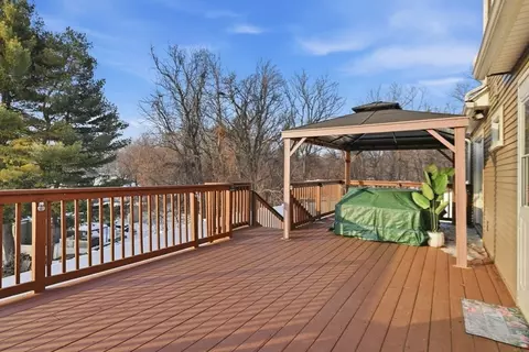30 W Hill Rd, Springfield, MA 01109 photo 28