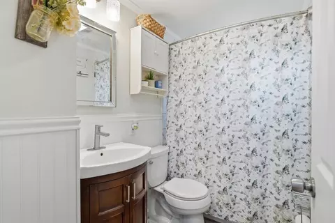 30 W Hill Rd, Springfield, MA 01109 photo 14