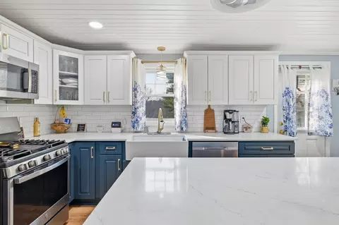 30 W Hill Rd, Springfield, MA 01109 photo 9