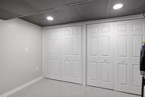 30 W Hill Rd, Springfield, MA 01109 photo 22
