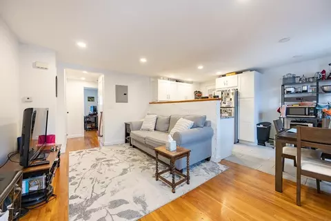 8 Avon St #10, Somerville, MA 02143