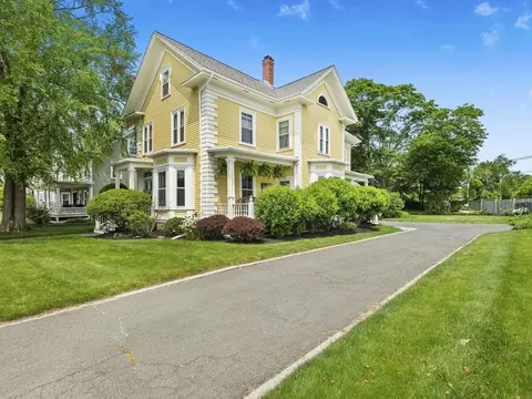 5 Holten St, Danvers, MA 01923 photo 3
