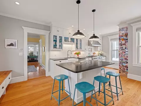5 Holten St, Danvers, MA 01923 photo 4