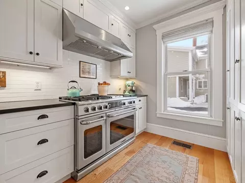 5 Holten St, Danvers, MA 01923 photo 6