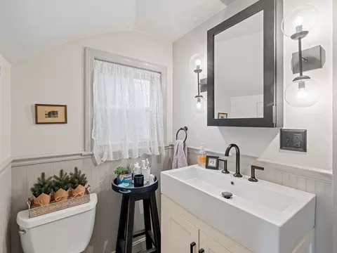 5 Holten St, Danvers, MA 01923 photo 20