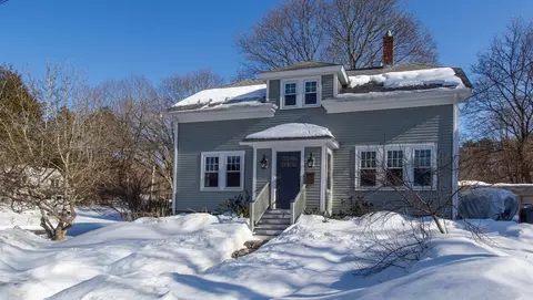 7 Woods Ln, Ipswich, MA 01938