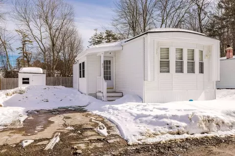 63 4th St, Easton, MA 02375