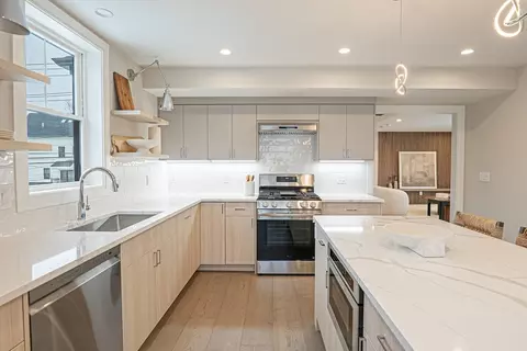 340 Baker St #2, Boston, MA 02132