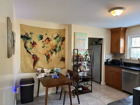 6 Cenacle Rd # -8, Boston, MA 02135