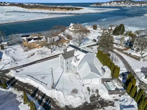 2 Breezy Point Rd, Gloucester, MA 01930 photo 2
