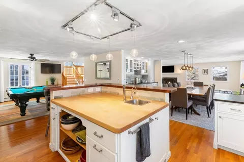 2 Breezy Point Rd, Gloucester, MA 01930 photo 8