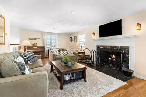 2 Breezy Point Rd, Gloucester, MA 01930 photo 11