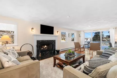 2 Breezy Point Rd, Gloucester, MA 01930 photo 10