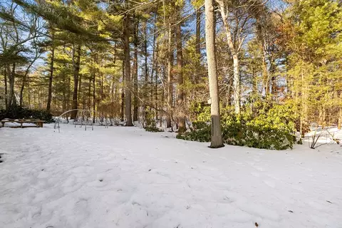 Exterior - 26 Nottingham Dr, Raynham, MA 02767 photo 6 of 7