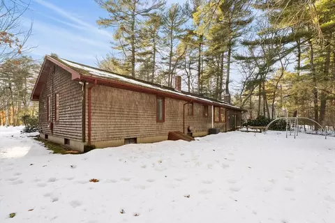 Exterior - 26 Nottingham Dr, Raynham, MA 02767 photo 7 of 7