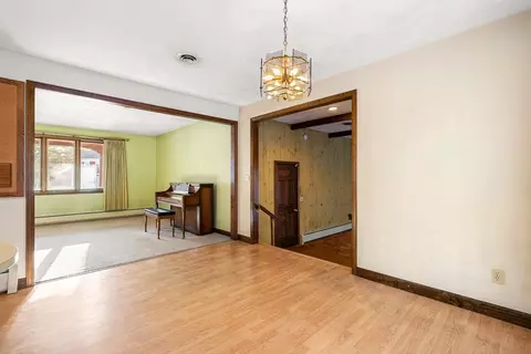 Living - 26 Nottingham Dr, Raynham, MA 02767 photo 5 of 10