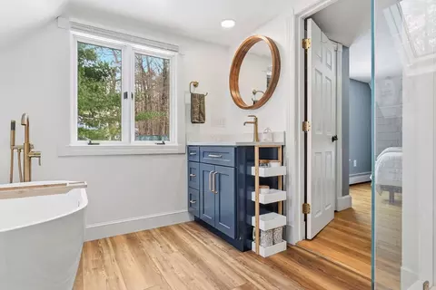 Bath - 32 Summer St, Georgetown, MA 01833 photo 3 of 4