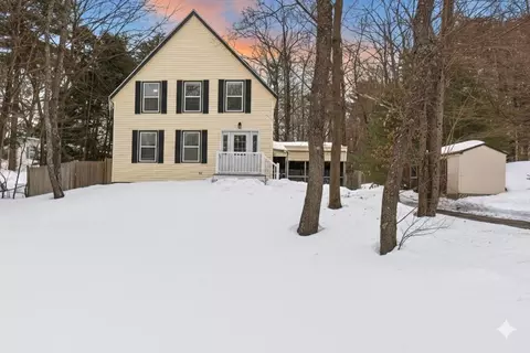 32 Summer St, Georgetown, MA 01833