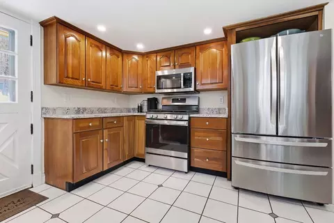 Kitchen - 32 Summer St, Georgetown, MA 01833 photo 2 of 3