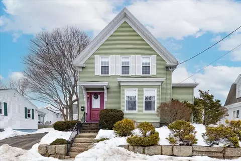 13 Mystic Ave, Gloucester, MA 01930