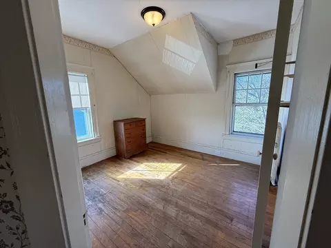 Bedroom - 169 Whitmarsh Ave, Worcester, MA 01606 photo 2 of 4