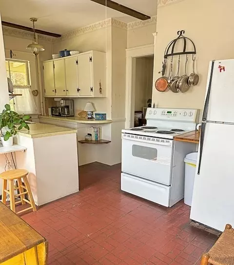 Kitchen - 169 Whitmarsh Ave, Worcester, MA 01606 photo 5 of 6