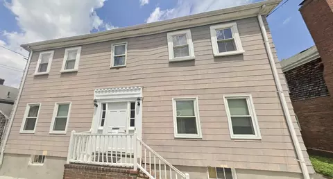 8 Webb St, Salem, MA 01970