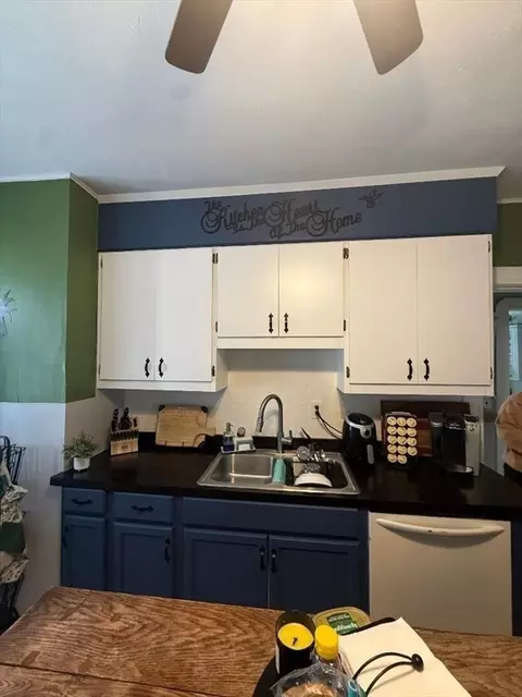 Kitchen - 31-33 Suffolk St, Springfield, MA 01109 photo 3 of 6