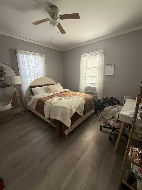 Bedroom - 31-33 Suffolk St, Springfield, MA 01109 photo 2 of 5