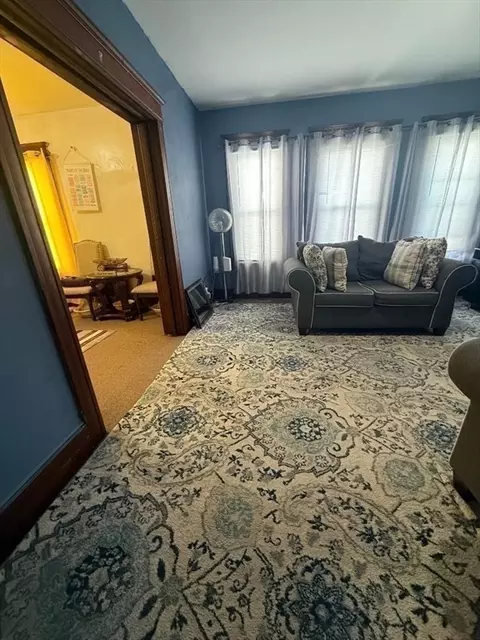 Living - 31-33 Suffolk St, Springfield, MA 01109 photo 3 of 7