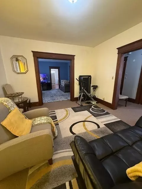 Living - 31-33 Suffolk St, Springfield, MA 01109 photo 6 of 7