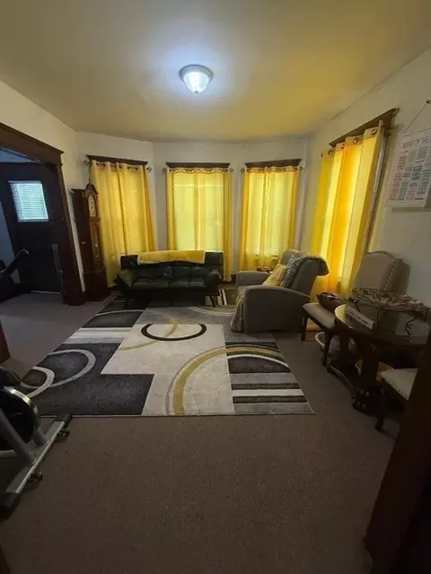 Living - 31-33 Suffolk St, Springfield, MA 01109 photo 5 of 7