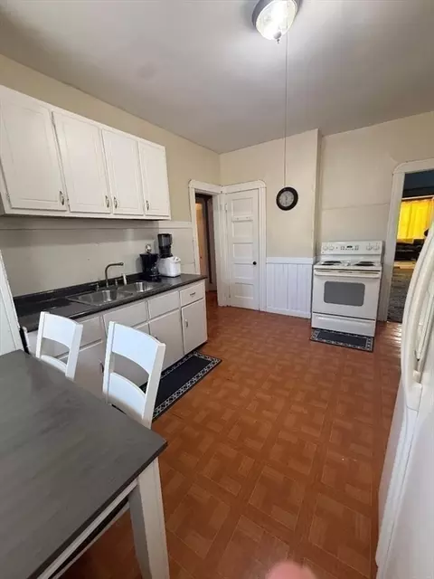 Kitchen - 31-33 Suffolk St, Springfield, MA 01109 photo 5 of 6