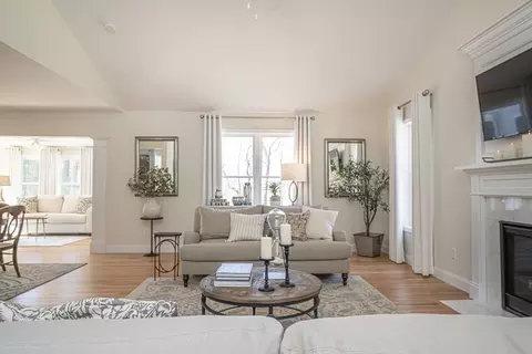 Living - 678 Pine St, Raynham, MA 02767 photo 2 of 4