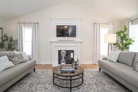Living - 678 Pine St, Raynham, MA 02767 photo 3 of 4