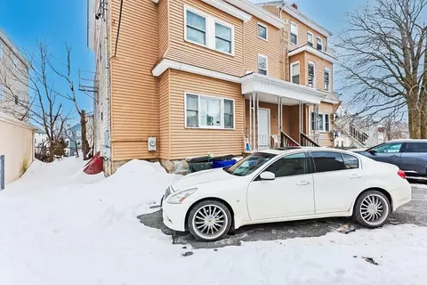 94 Snell St, Fall River, MA 02721 photo 4
